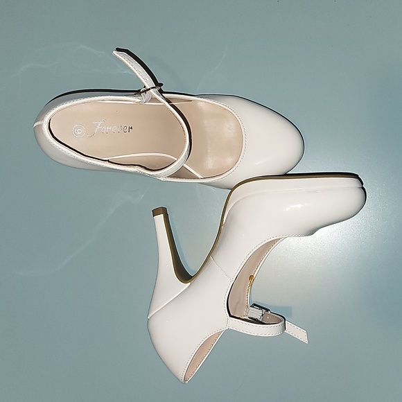 Heels - Picture 2 of 5